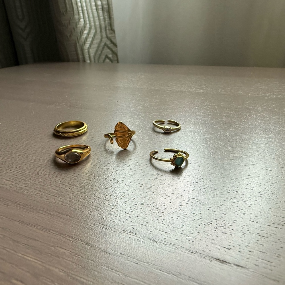 Mix & Match, 5 Gold Rings - Picture 3 of 5